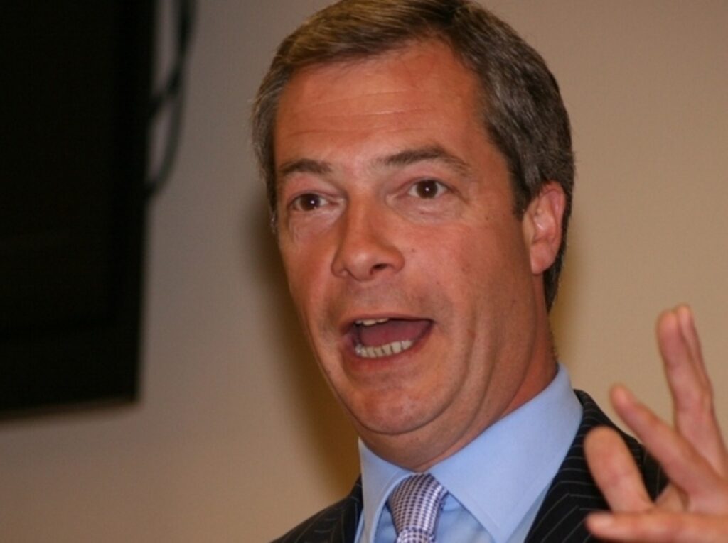 Nigel Farage: Roma are "living like animals"