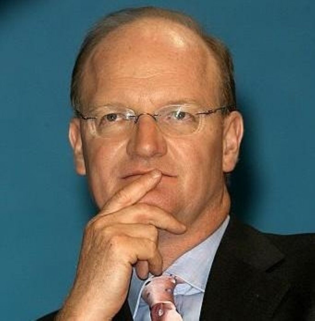 Willetts urges Labour MPs to oppose funding cut