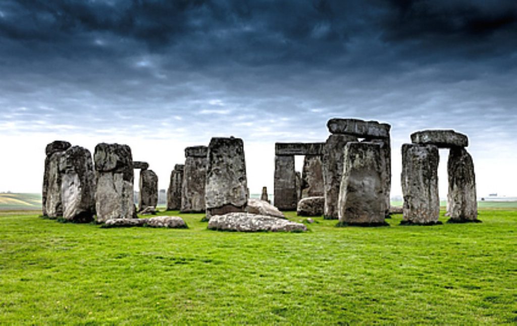 Travellers trying to reach Stonehenge were attacked by police 30 years ago today