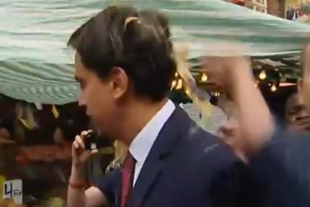 Ed Miliband egged on south London walkabout