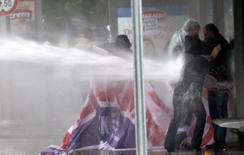 Water cannons in use against protesters in Turkey