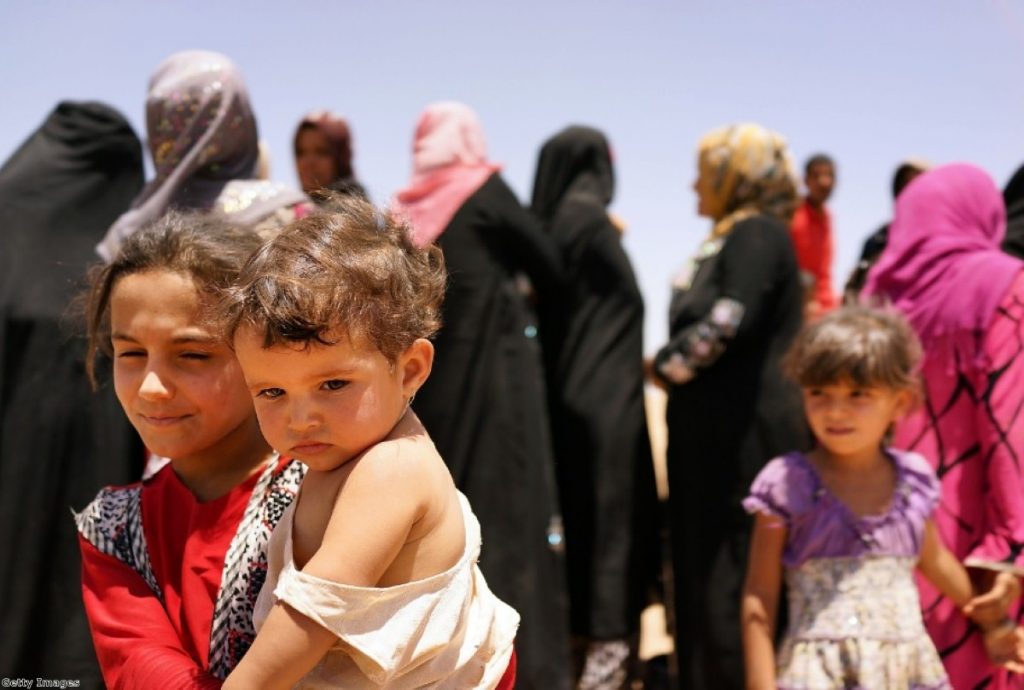 Refugees fleeing the Isis offensive pour into Kurdistan