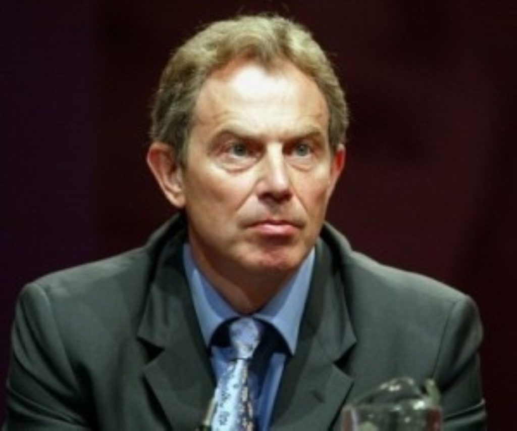Blair backs Britain's euro future