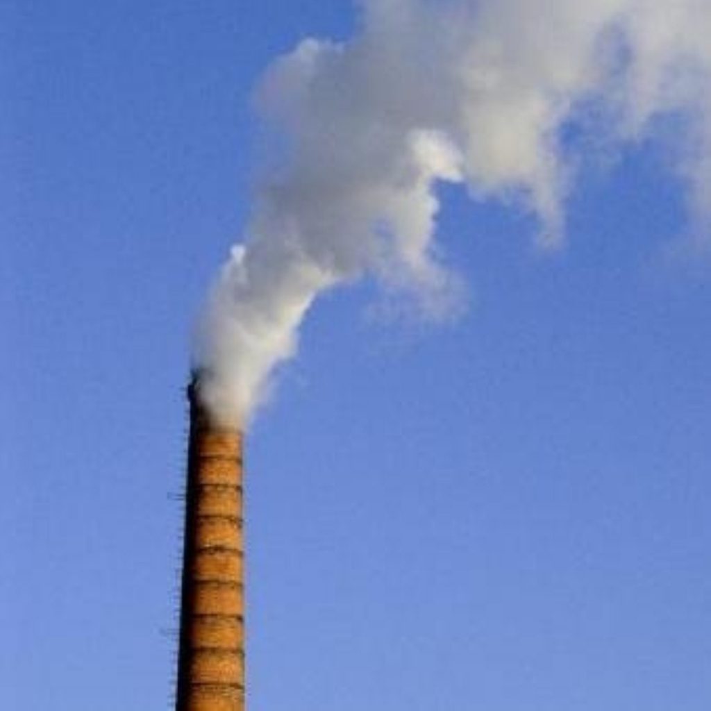 FoE urges tougher action on UK carbon emissions