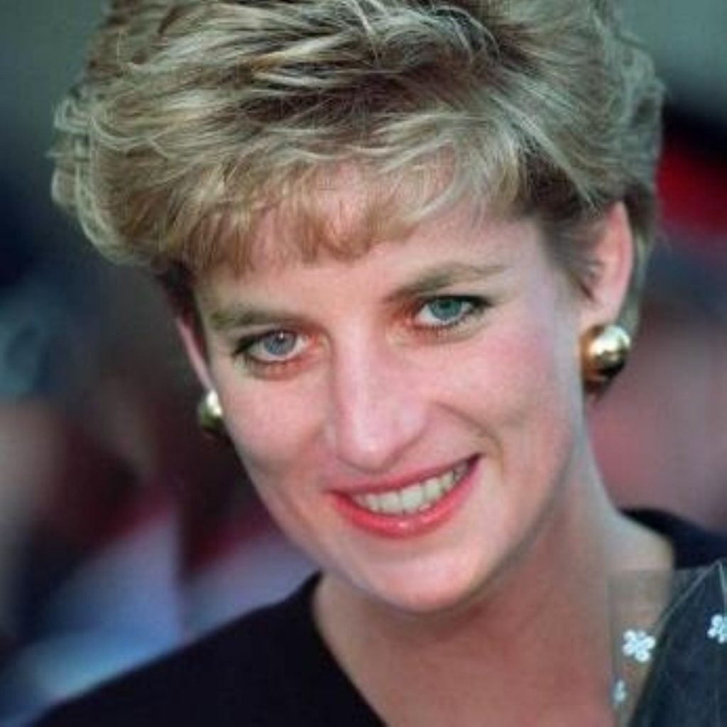 Diana 'predicted car crash death'