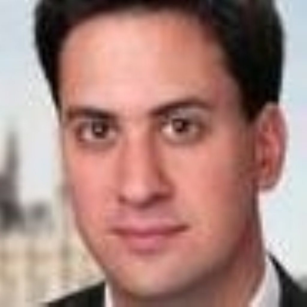 Miliband promises to tackle inequality