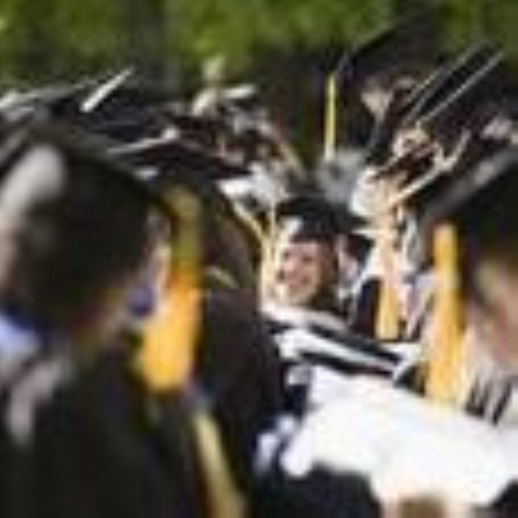 Graduates 'have more friends'