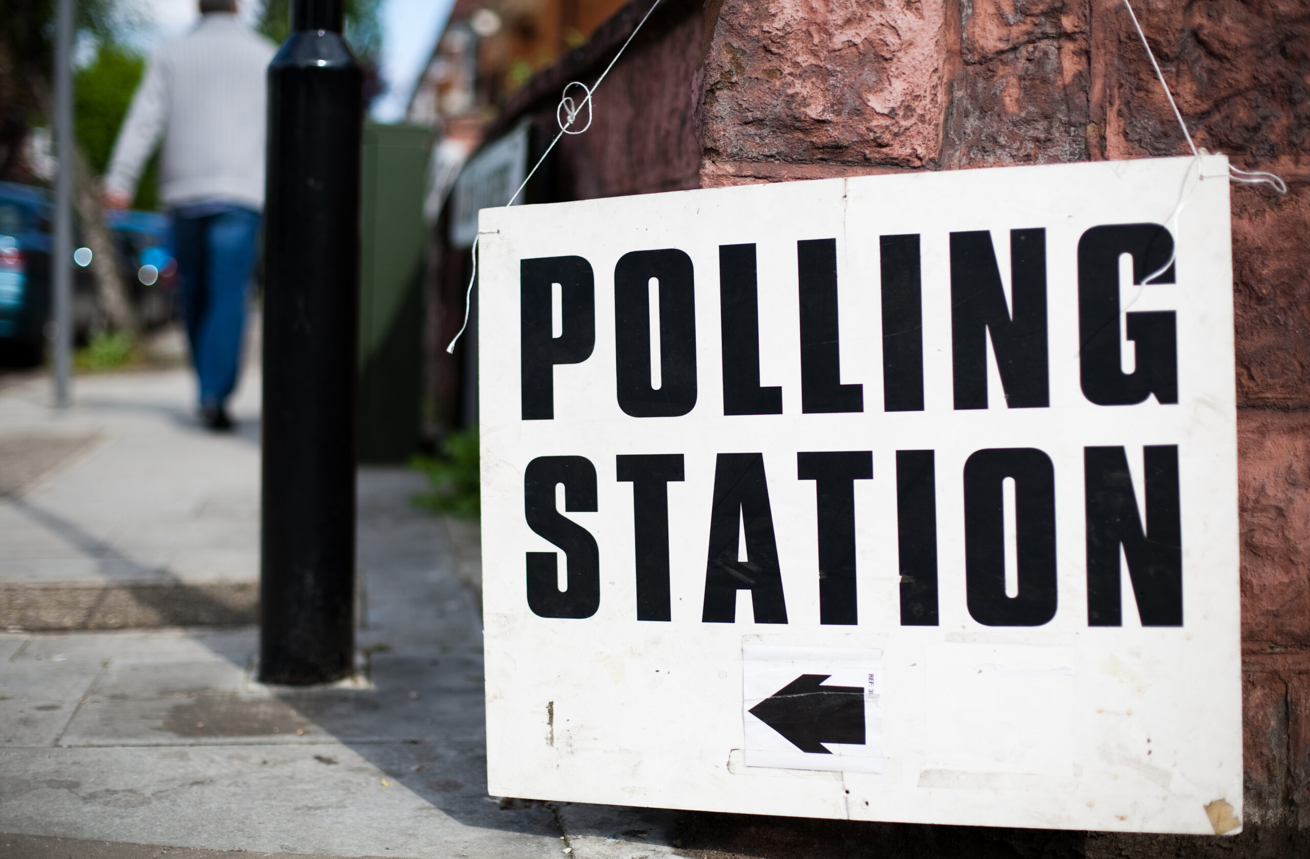 Defence secretary wishes Count Binface ‘good luck’ in by-election showdown with Farage